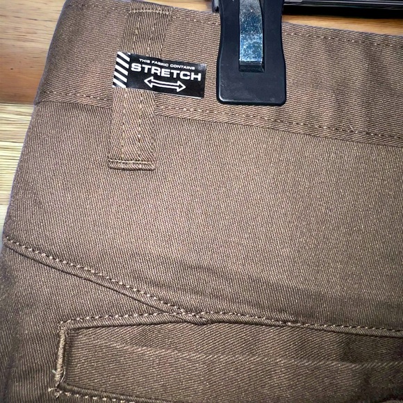 Volcom men’s shorts - Picture 3 of 5